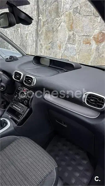 Usado Citroën C3 Picasso Exclusive 92 CV (67 kW) 2012 Rojo Monovolumen
