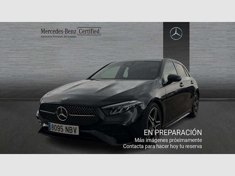Usado Mercedes A180 109 CV (80 kW) 2025 Negro Utilitario