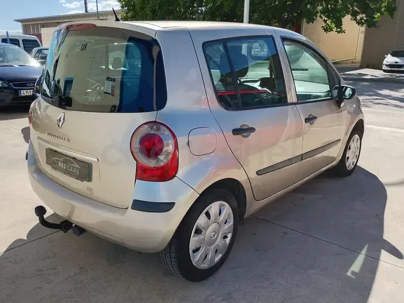 Usado Renault Modus Authentique 85 CV (62 kW) 2007 Beige Monovolumen