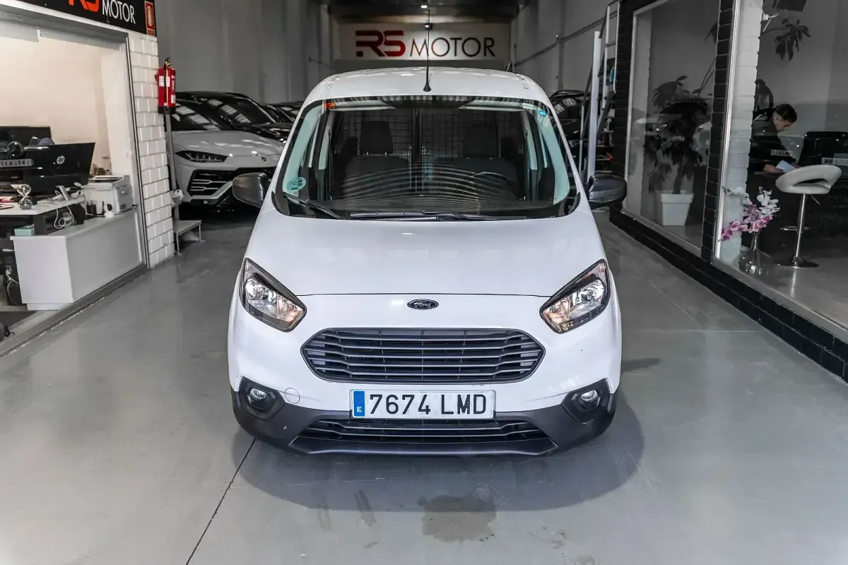 Usado Ford Transit 75 CV (55 kW) 2021 Blanco Van