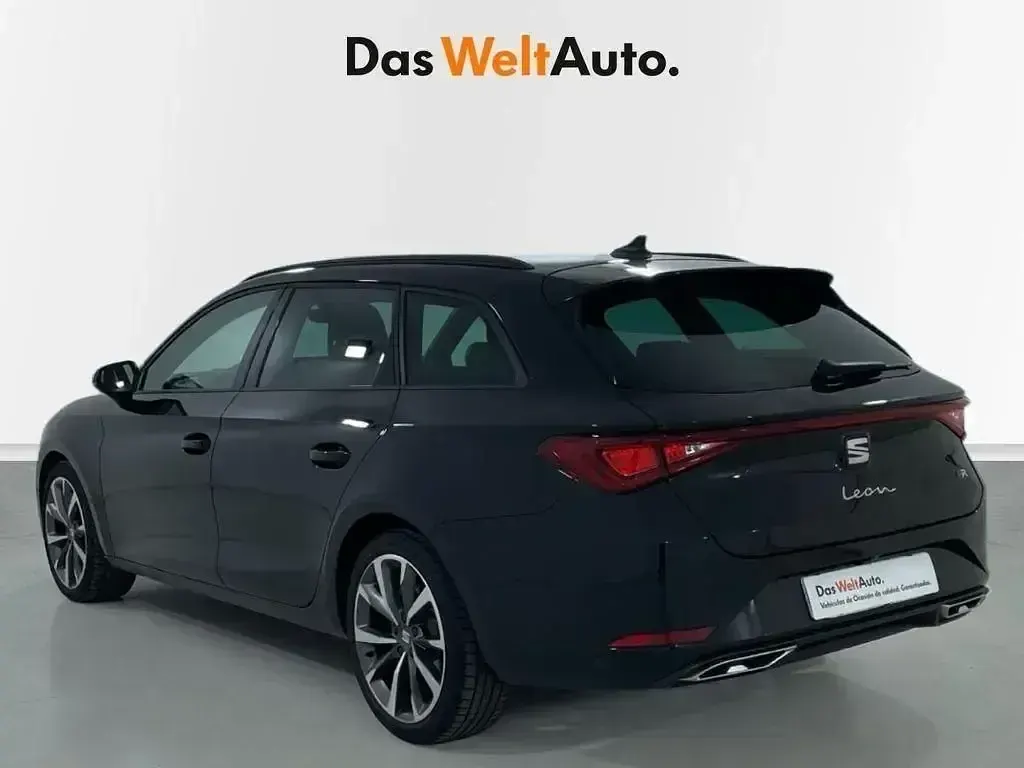Usado Seat Leon FR 150 CV (110 kW) 2025 Negro Familiar