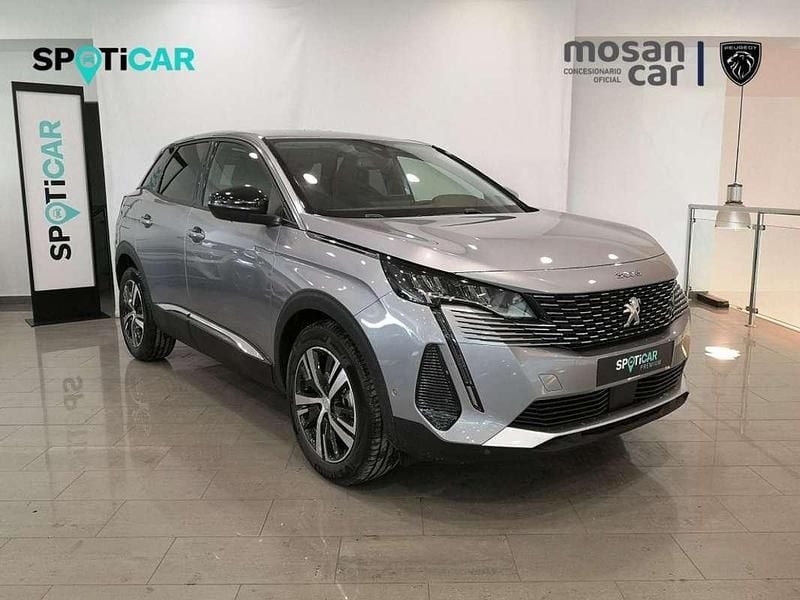 Usado Peugeot 3008 Allure 131 CV (96 kW) 2024 Gris SUV