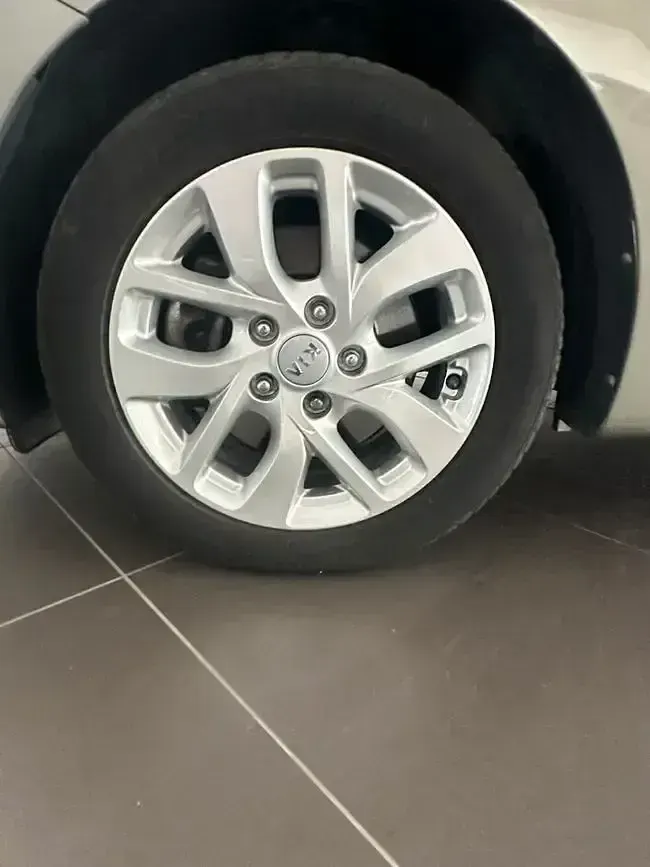Usado Kia Carens 115 CV (84 kW) 2018 Beige Monovolumen