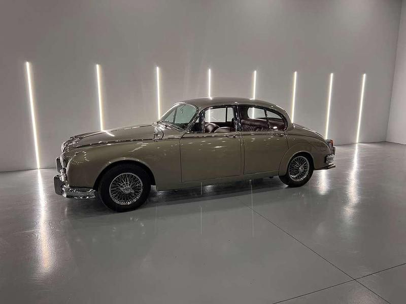 Usado Jaguar MK II 211 CV (155 kW) 1962 Verde Berlina