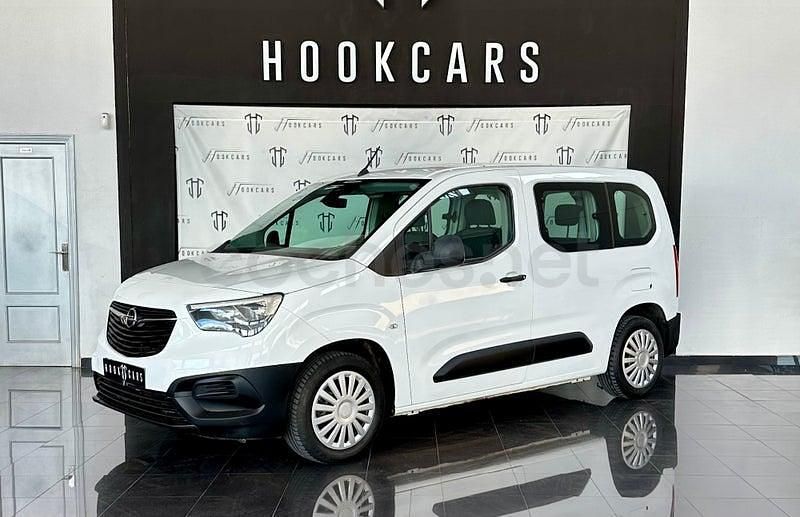 Usado Opel Combo Life Edition 102 HP (75 kW) 2021 Branco Monovolume