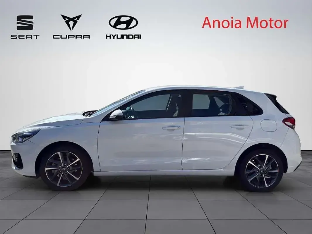 Usado Hyundai i30 110 CV (80 kW) 2022 Blanco Utilitario