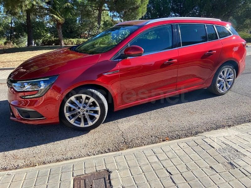 Usado Renault Mégane GrandTour Bose Edition 130 CV (95 kW) 2017 Granate Familiar