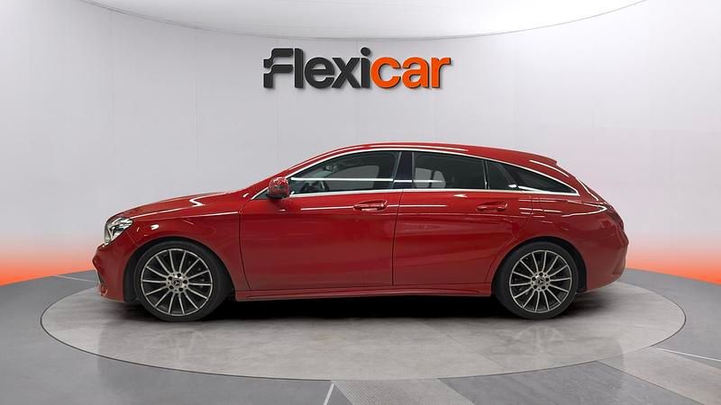 Usado Mercedes CLA200 Shooting Brake 136 CV (100 kW) 2017 Rojo Familiar