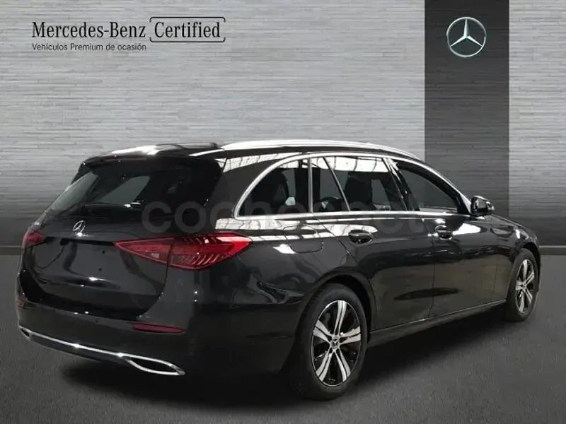 Usado Mercedes C300e Avantgarde 313 CV (230 kW) 2025 Gris / plata Familiar