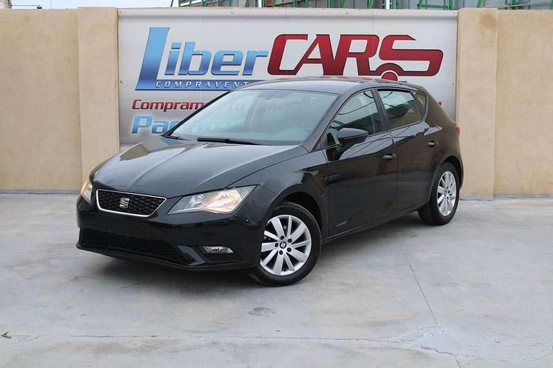 Usado Seat Leon Style 105 HP (77 kW) 2014 Preto Citadino