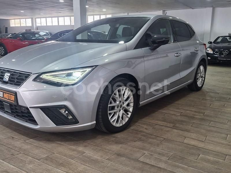 Usado Seat Ibiza FR 116 CV (85 kW) 2024 Gris / plata Berlina