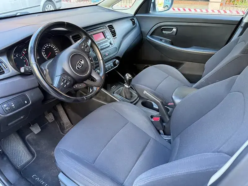 Usado Kia Carens 135 CV (99 kW) 2014 Blanco Monovolumen