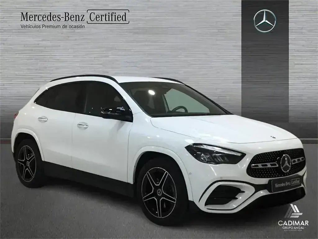 Usado Mercedes GLA200 150 CV (110 kW) 2025 Blanco polar SUV