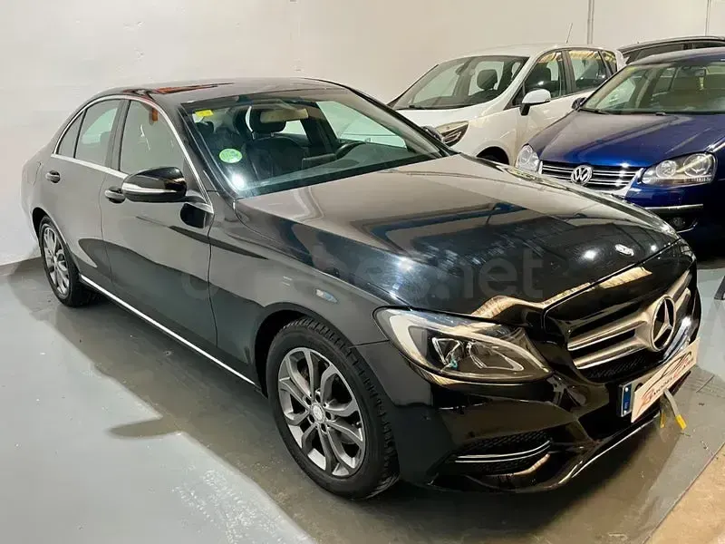 Usado Mercedes C220 Avantgarde 170 HP (125 kW) 2015 Preto Sedan