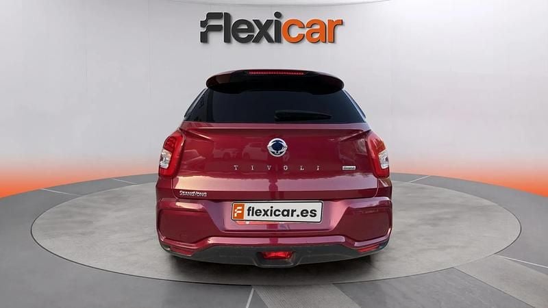 Usado Ssangyong (KGM) Tivoli 163 CV (119 kW) 2023 Granate SUV