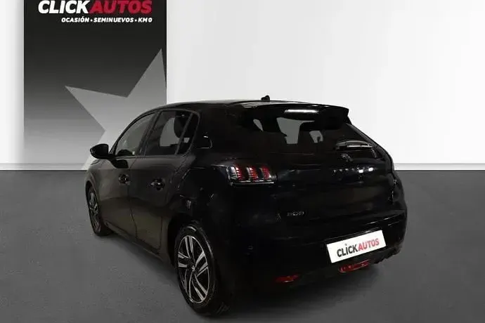 Usado Peugeot 208 Allure 100 CV (73 kW) 2023 Negro Utilitario