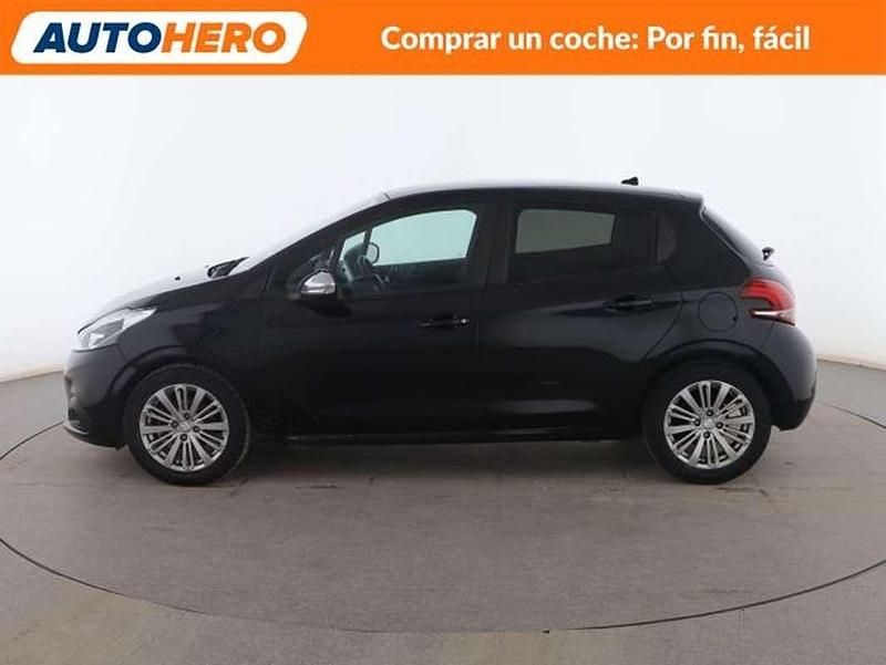 Usado Peugeot 208 Signature Sky 83 CV (61 kW) 2019 Negro Utilitario