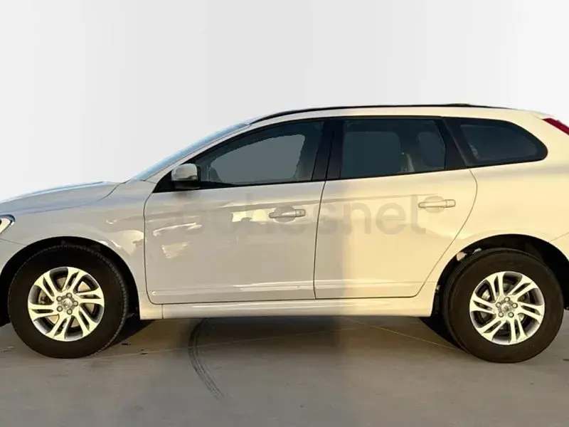 Usado Volvo XC60 Kinetic 150 CV (110 kW) 2017 Blanco SUV