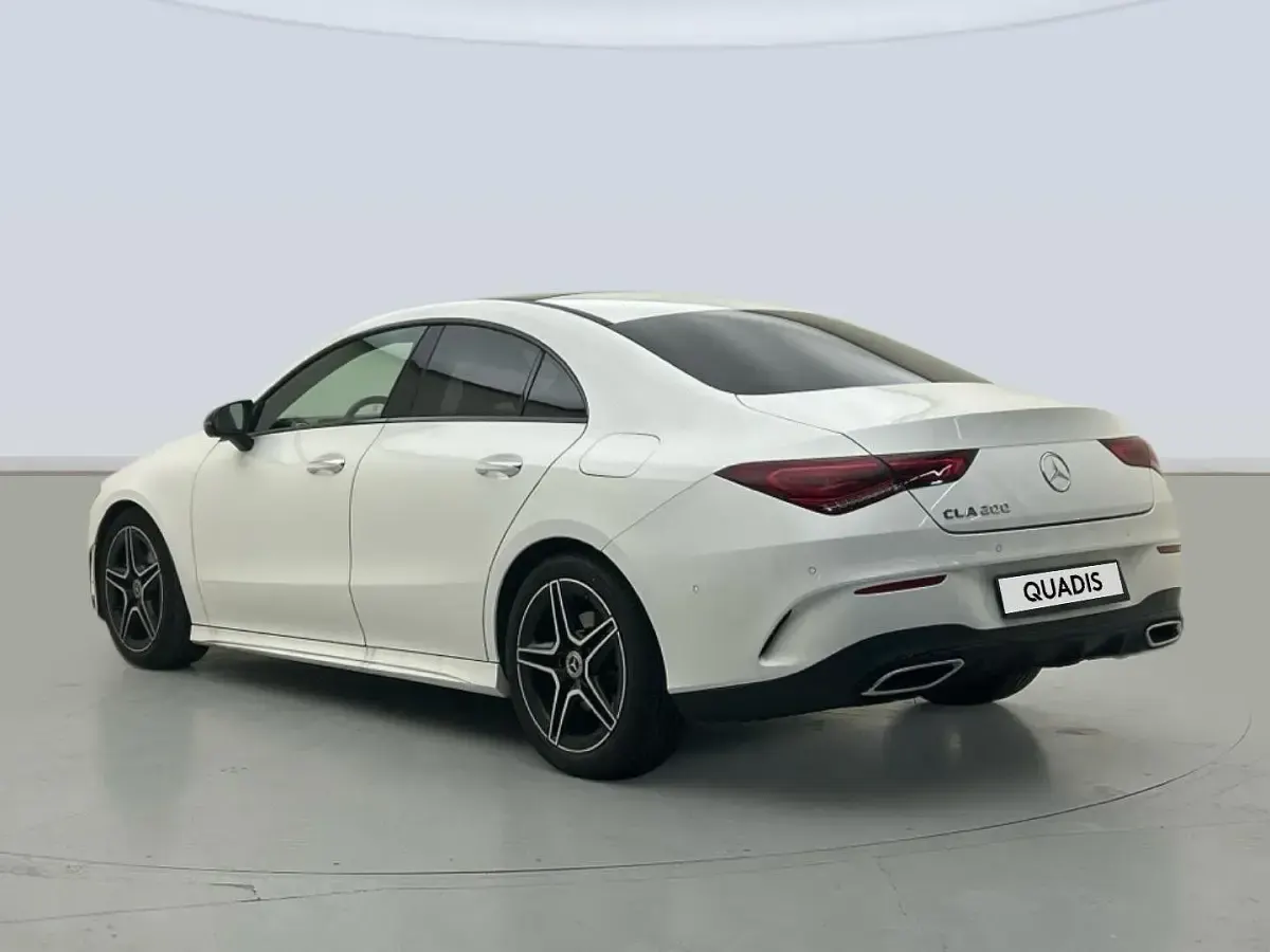 Usado Mercedes CLA200 163 CV (119 kW) 2023 Blanco Coupe