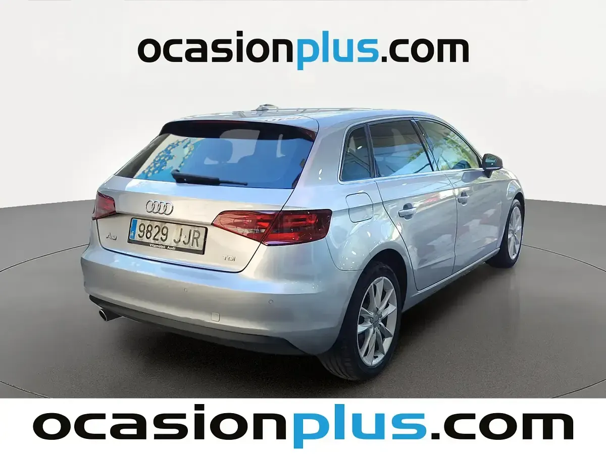 Usado Audi A3 Advanced Plus 110 CV (80 kW) 2015 Gris Berlina