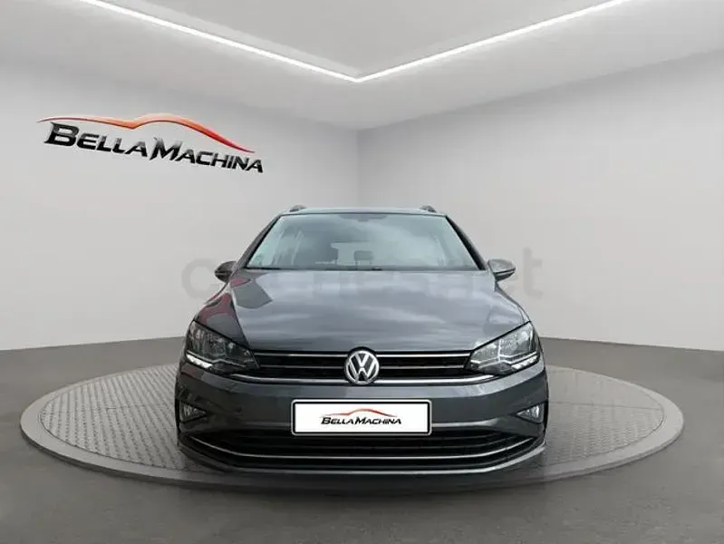 Usado VW Golf Sportsvan Advance 115 CV (84 kW) 2019 Gris / plata Monovolumen