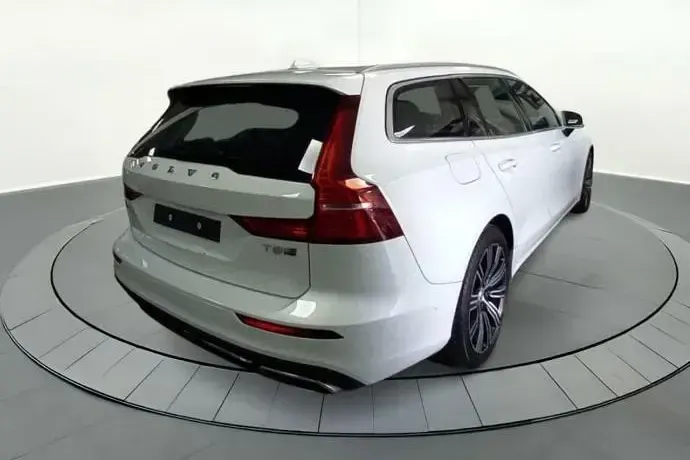 Usado Volvo V60 Inscription 390 CV (286 kW) 2020 Blanco Familiar