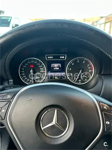 Usado Mercedes A180 Style 122 CV (89 kW) 2014 Gris / plata Berlina