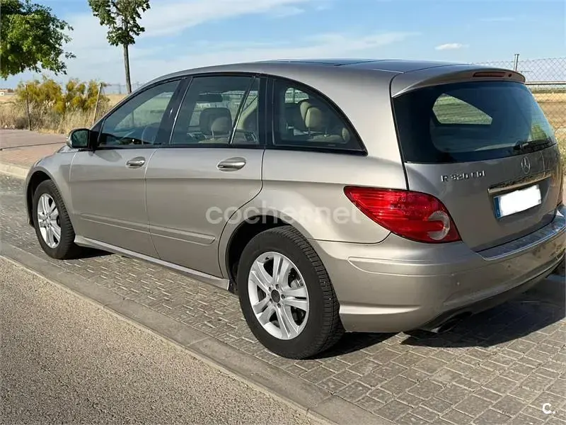 Usado Mercedes R320 224 CV (164 kW) 2009 Beige Familiar
