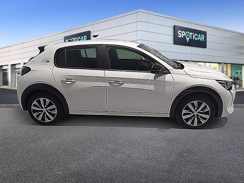 Usado Peugeot e-208 Active 100 kW (136 CV) 2024 Blanco Utilitario