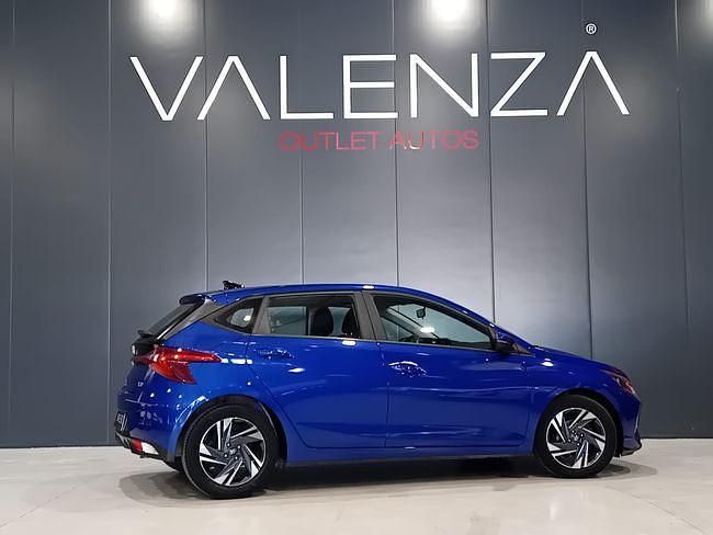 Usado Hyundai i20 84 CV (61 kW) 2021 Azul Utilitario
