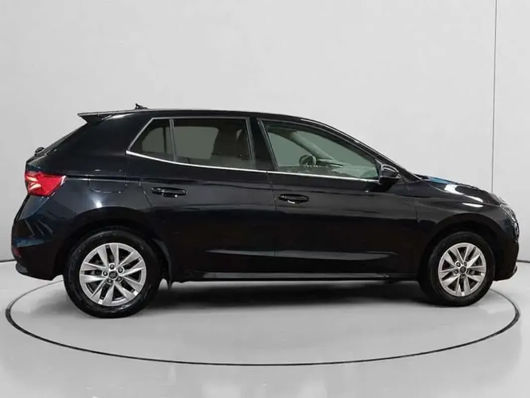 Usado Skoda Fabia Selection 95 CV (69 kW) 2025 Negro Utilitario