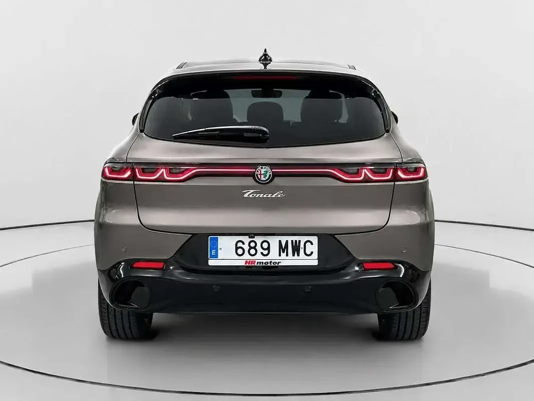 Usado Alfa Romeo Tonale Sprint 131 CV (96 kW) 2024 Gris SUV