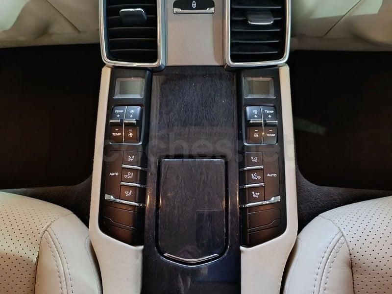 Usado Porsche Panamera 440 CV (323 kW) 2015 Gris / plata Berlina