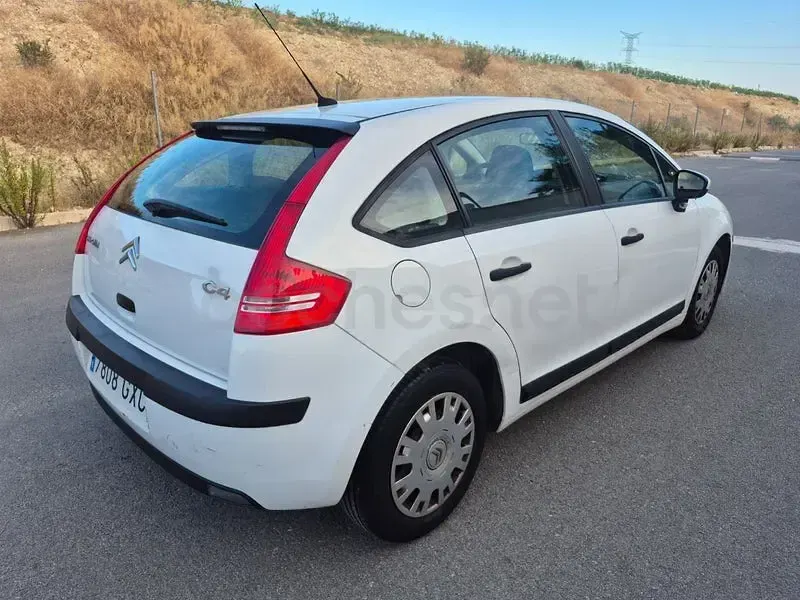 Usado Citroën C4 88 CV (64 kW) 2010 Blanco Berlina