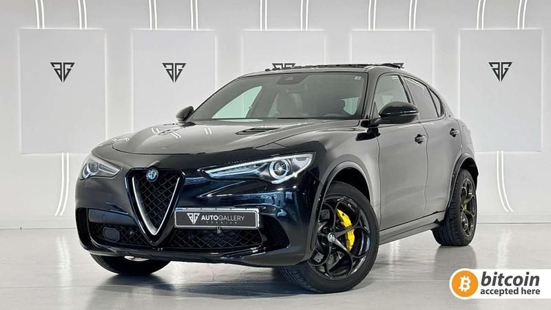 Negro Usado 2018 Alfa Romeo Stelvio Quadrifoglio SUV | 44.900 € (Precio justo) - Imagen 1/4