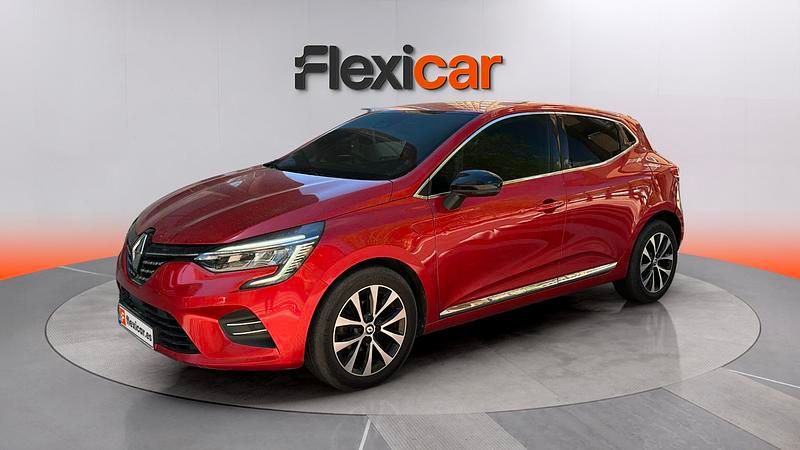 Begagnad Renault Clio V Techno 90 HK (66 kW) 2023 Röd Sedan