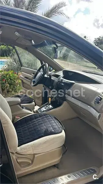 Usado SsangYong Rodius Limited 165 CV (121 kW) 2009 Negro Monovolumen