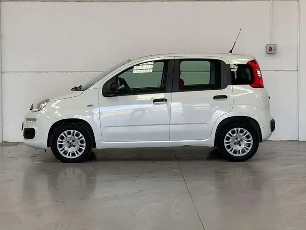 Usado Fiat Panda Lounge 71 CV (52 kW) 2018 Blanco Utilitario