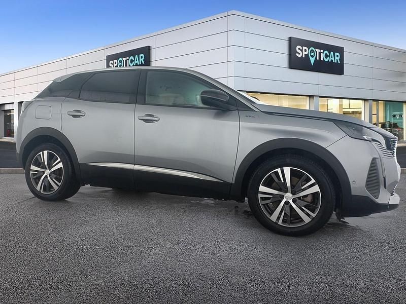 Usado Peugeot 3008 Allure 225 CV (165 kW) 2023 Gris SUV