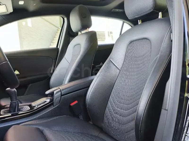 Usado Mercedes A180 116 CV (85 kW) 2020 Negro Berlina