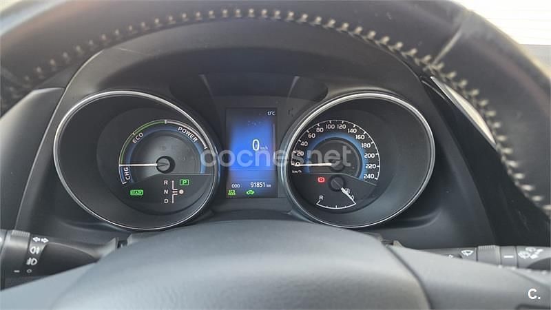 Usado Toyota Auris Hybrid Edition 136 CV (100 kW) 2017 Azul Berlina