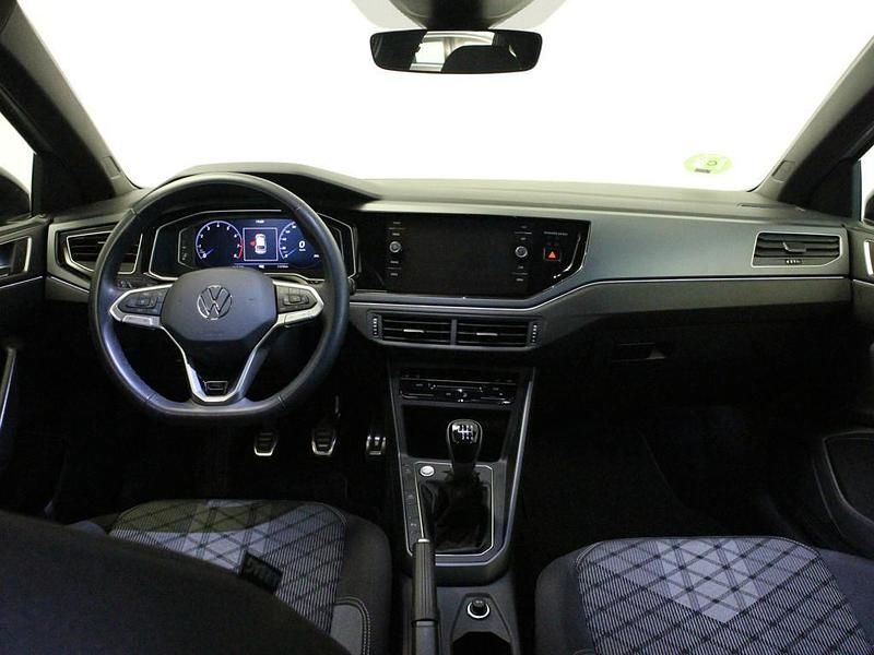 Usado VW Taigo R-line 115 CV (84 kW) 2024 Gris SUV