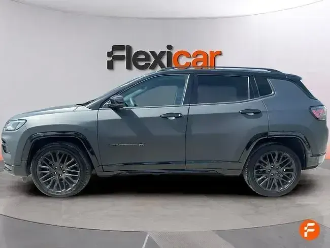 Usado Jeep Compass Longitude 120 CV (88 kW) 2021 Negro SUV