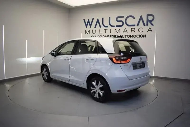 Usado Honda Jazz Elegance 109 CV (80 kW) 2021 Gris / plata Utilitario