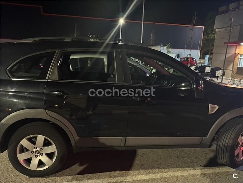 Usado Chevrolet Captiva LS 127 CV (93 kW) 2009 Negro SUV