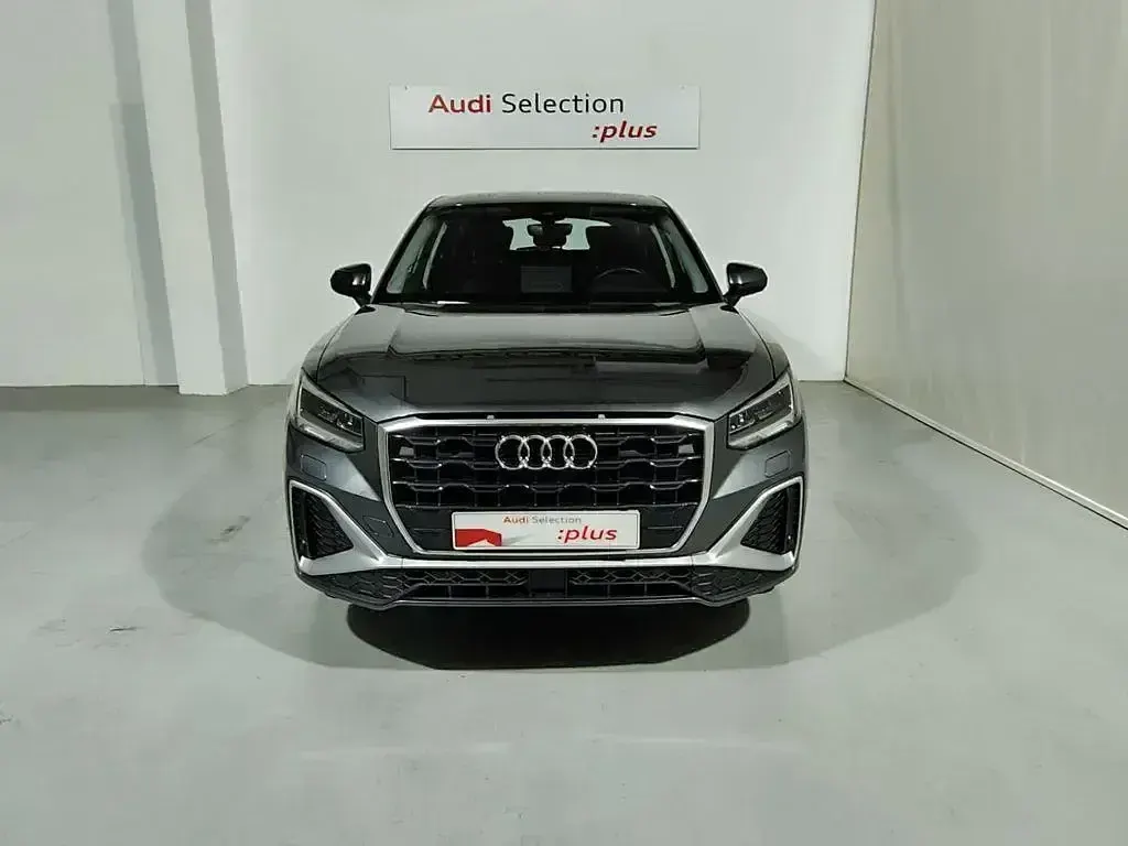 Usado Audi Q2 S-Line 116 CV (85 kW) 2025 Gris SUV
