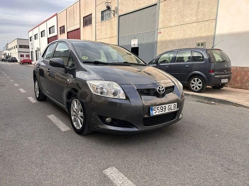 Usado Toyota Auris Sol 126 CV (92 kW) 2010 Gris / plata Utilitario