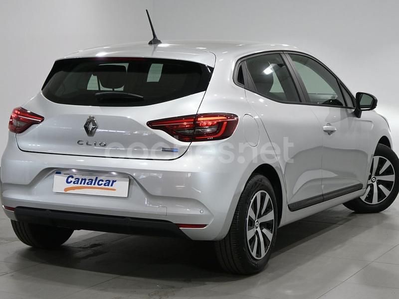 Usado Renault Clio V Equilibre 140 CV (102 kW) 2023 Gris plata Berlina