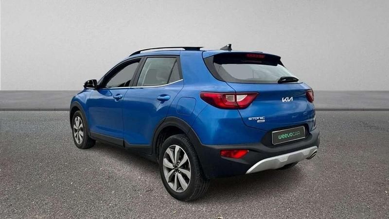 Usado Kia Stonic 101 CV (74 kW) 2025 Negro SUV