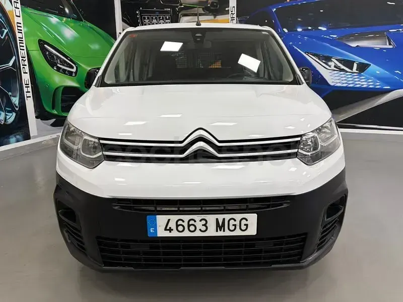 Usado Citroën Berlingo Business Class 102 CV (75 kW) 2023 Blanco Monovolumen